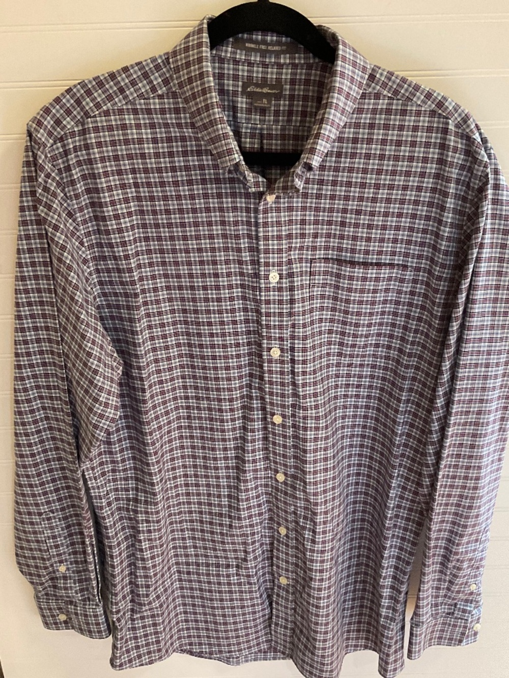 Eddie Bauer Wrinkle Free Relaxed Fit Plaid Button Down Size: TL. Pre Owned